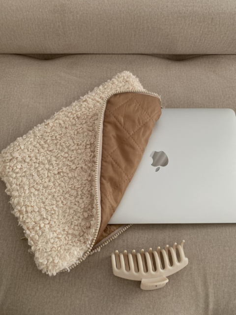 POKROWIEC NA LAPTOPA ECRU POKROWIEC NA LAPTOPA ECRU