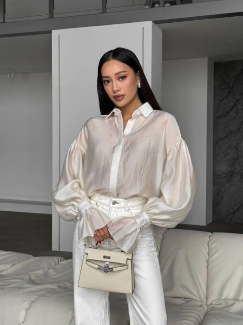 Elegancka Koszula z Przezroczystego Materiału Elegancka Koszula z Przezroczystego Materiału