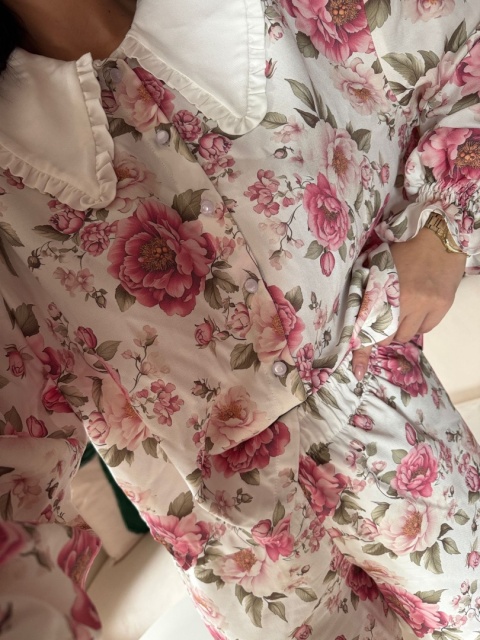 PIŻAMA W KWIATY Z KOŁNIERZYKIEM ROSALINA DREAM